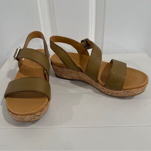 Kork-Ease Minihan Platform
Buckle Sandals Size 6 Olive